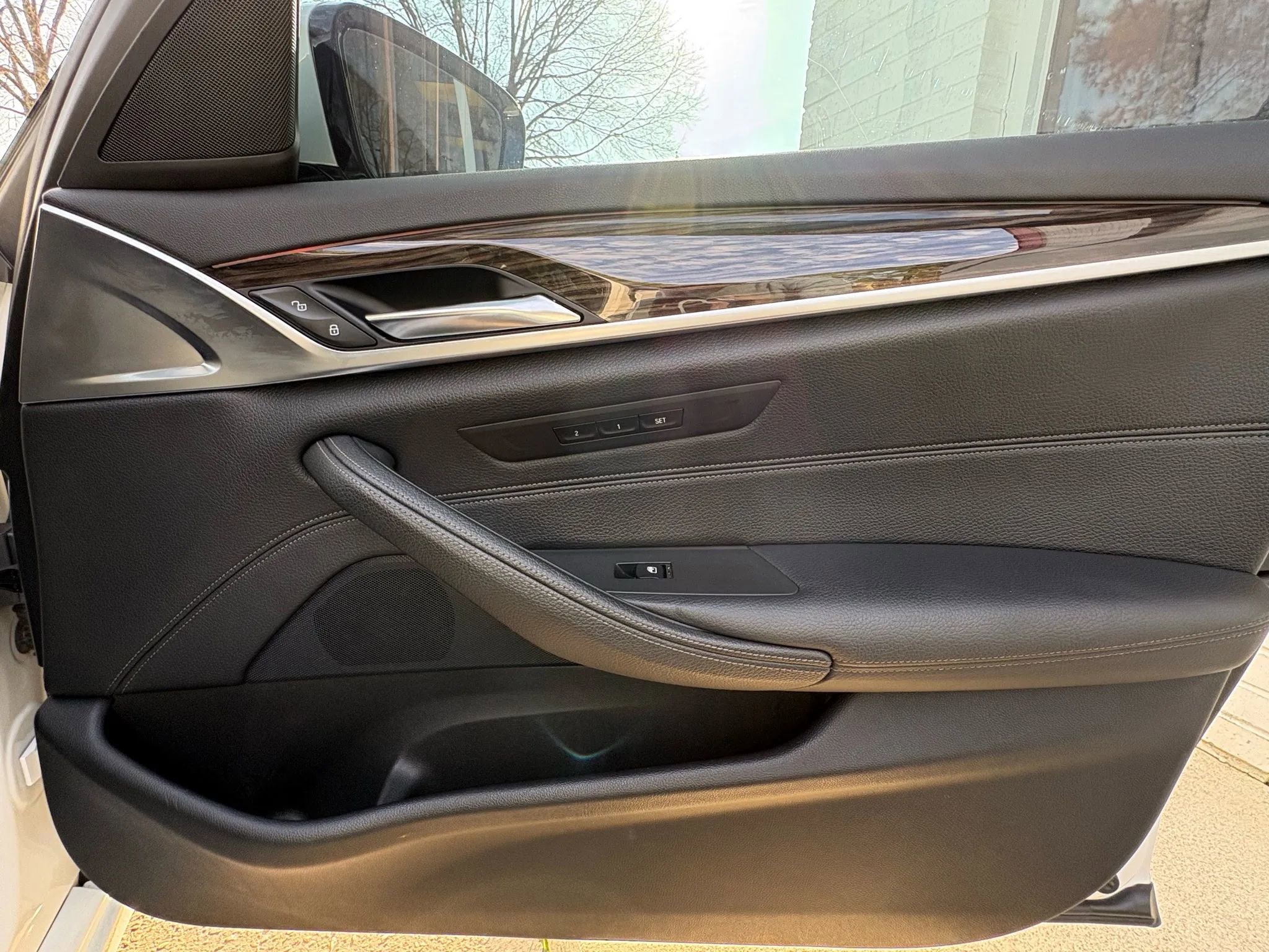 Used 2019 BMW 540i xDrive AWD/4WD image 12