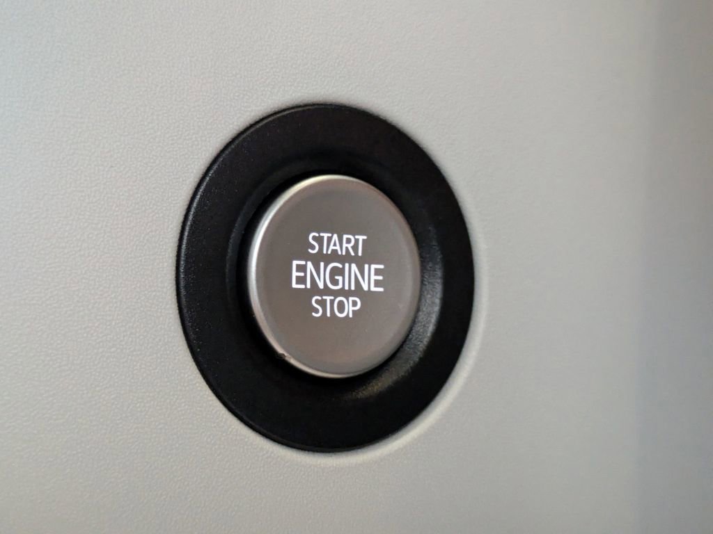 New 2025 Volkswagen ID. Buzz Pro S Plus image 25