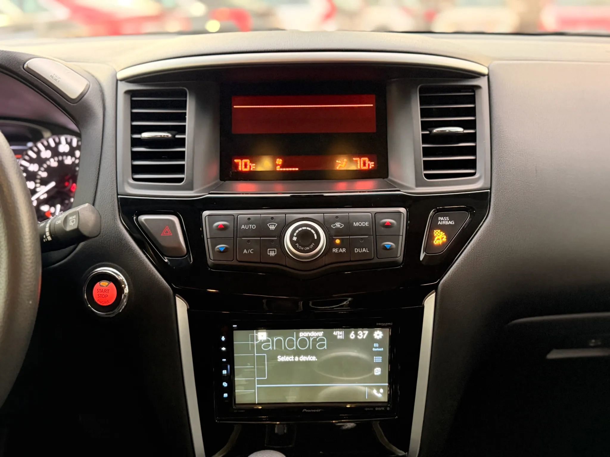 Used 2014 Nissan Pathfinder S FWD image 31