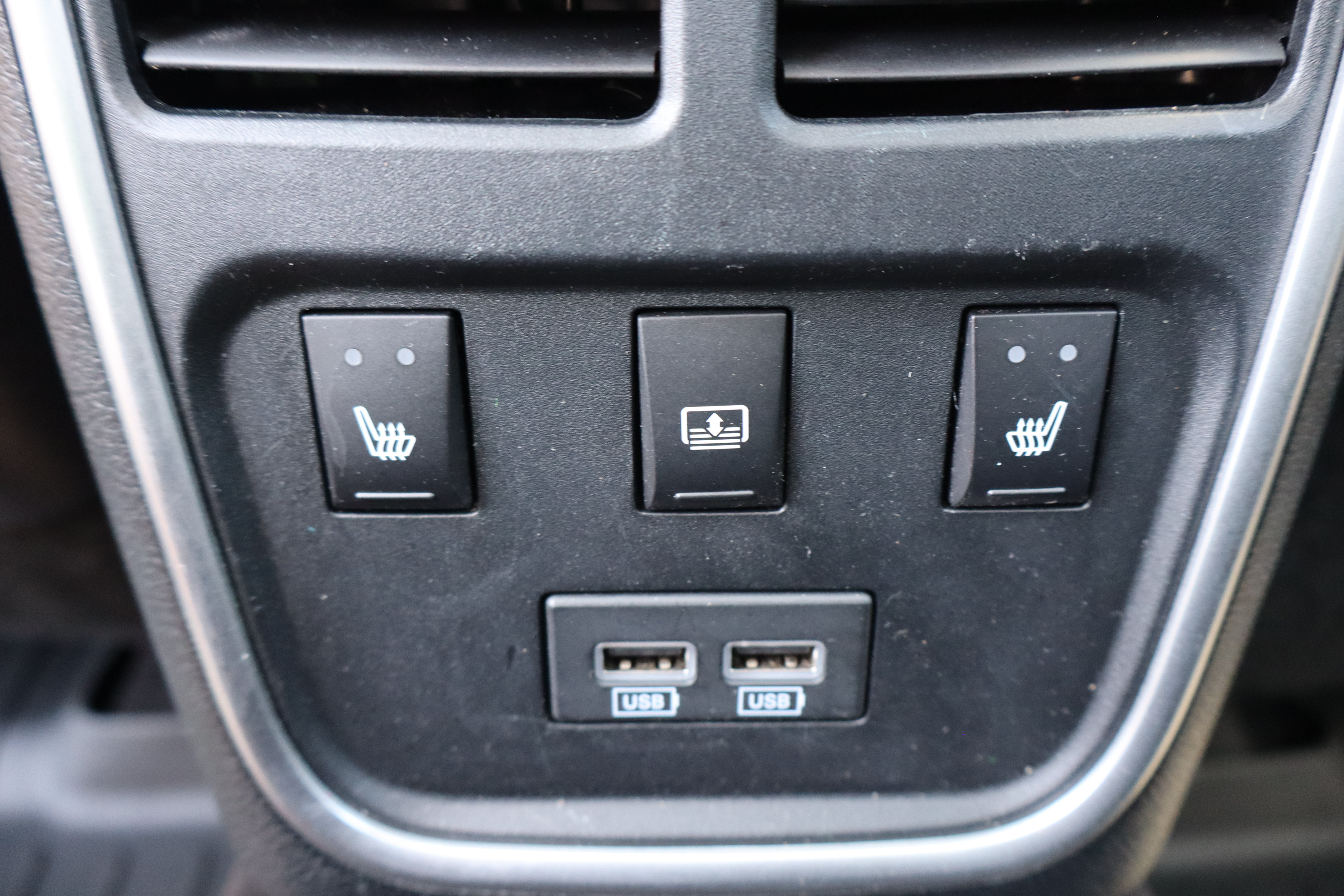 Used 2017 Chrysler 300 C AWD/4WD image 24