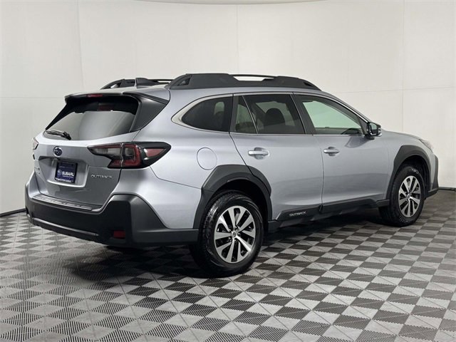 Used 2024 Subaru Outback Premium image 10