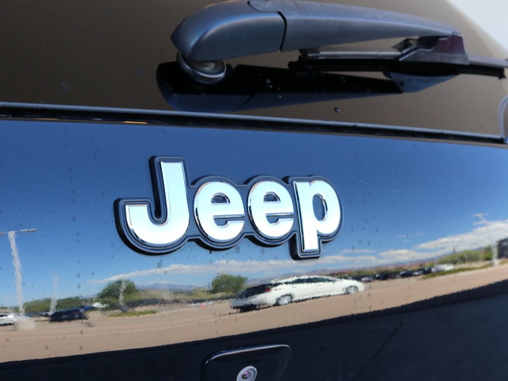Used 2017 Jeep Cherokee Limited AWD/4WD image 30