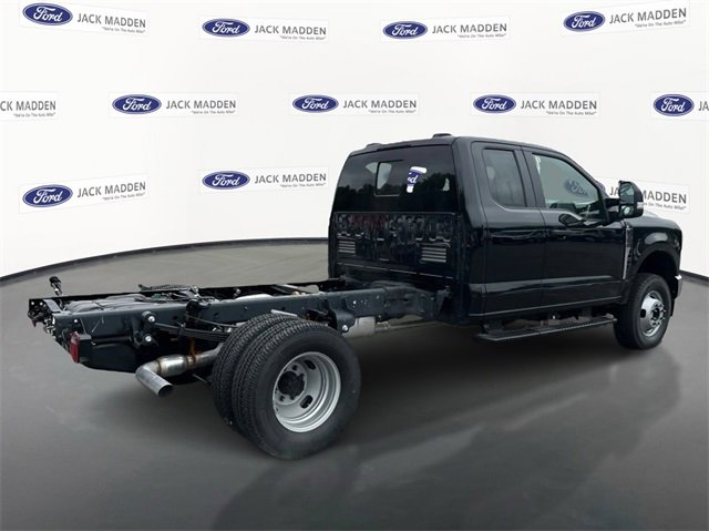 New 2025 Ford F350 XL w/ XL Chrome Package image 4