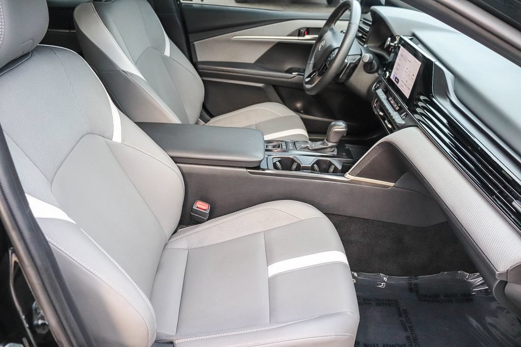 Used 2026 Toyota Camry SE w/ Convenience Package FWD image 19