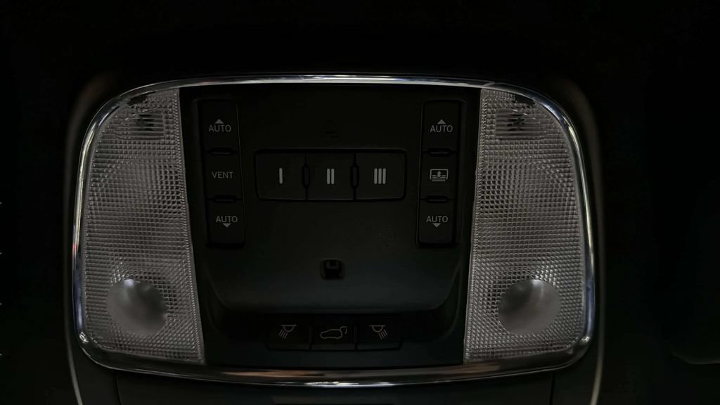 Used 2021 Jeep Grand Cherokee SRT AWD/4WD image 36