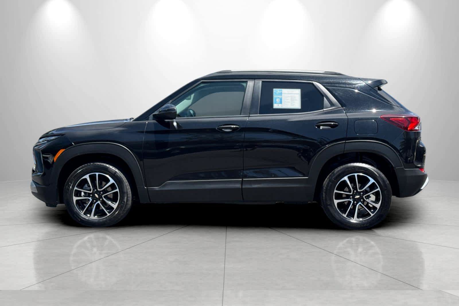 Used 2025 Chevrolet TrailBlazer LT AWD/4WD image 5