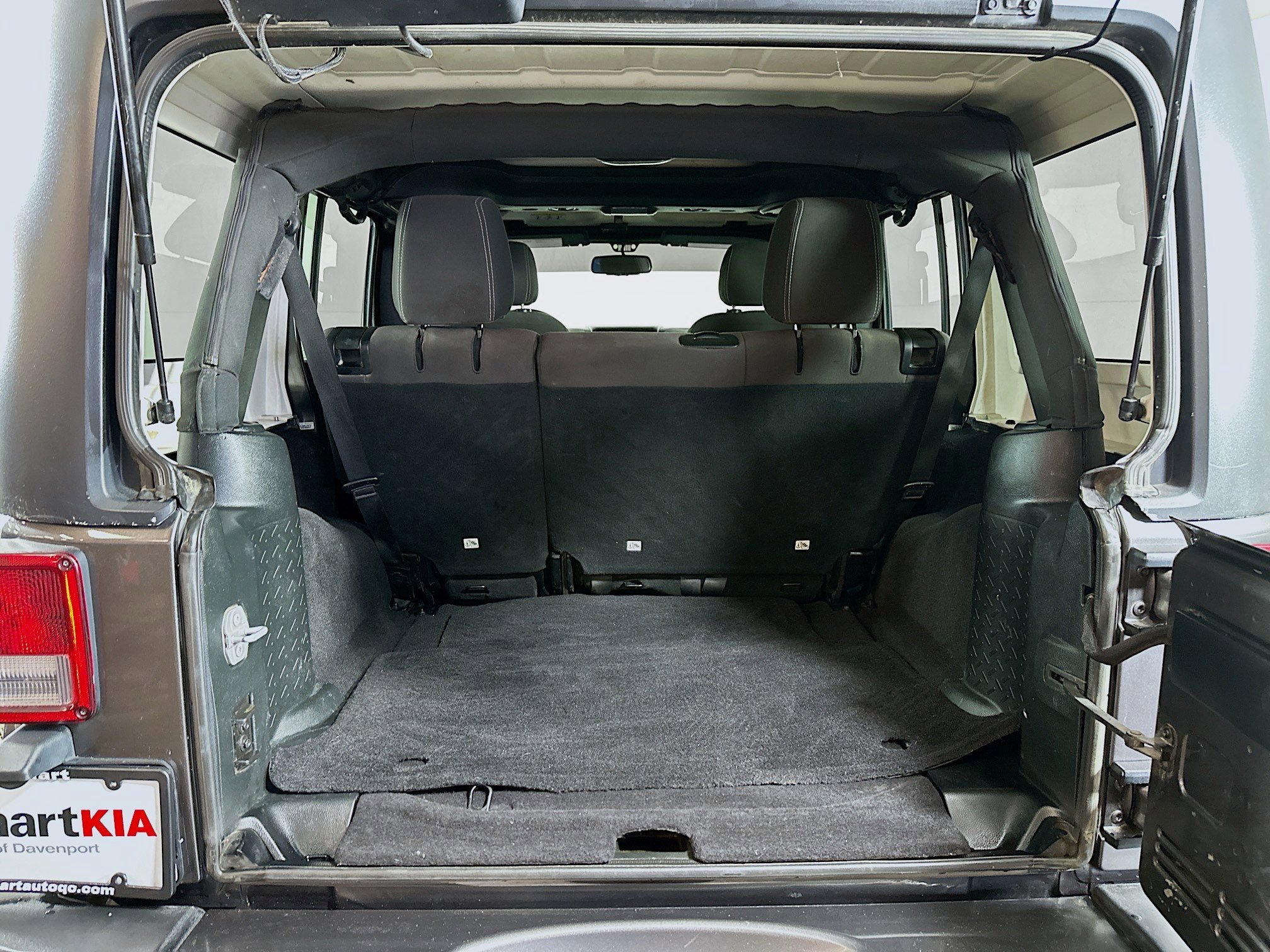 Used 2018 Jeep Wrangler Unlimited Sahara image 22