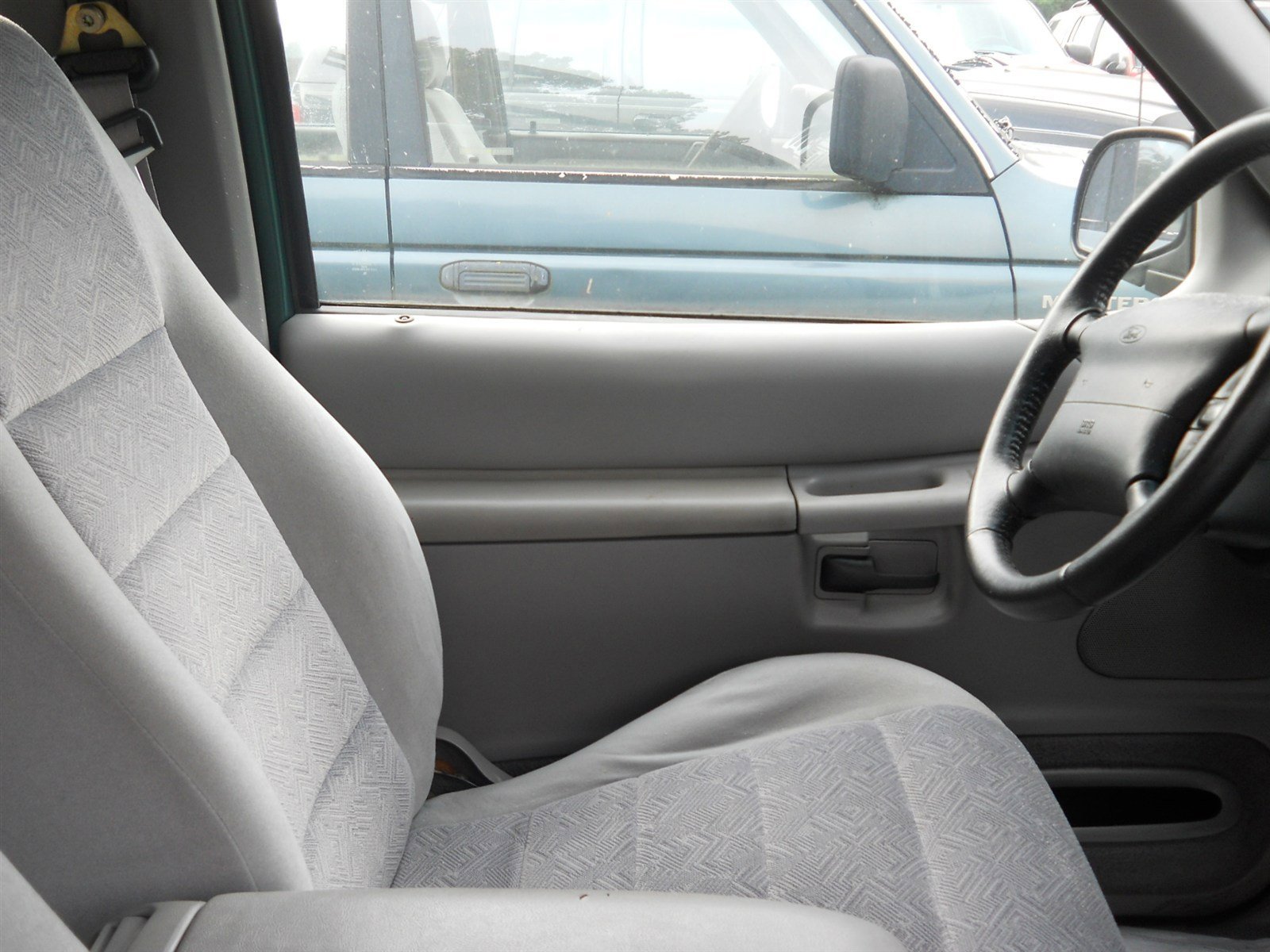 Used 2000 Ford Explorer Sport AWD/4WD image 4