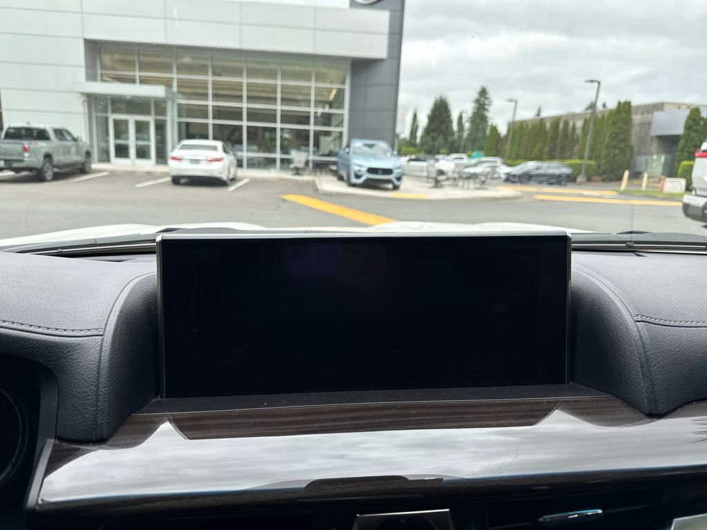 Used 2017 Lexus LX 570 4WD w/ Luxury Package image 25