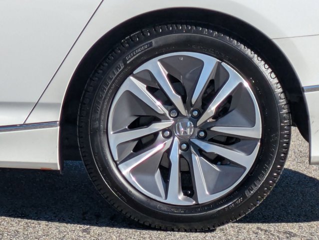 Used 2019 Honda Accord Touring image 25