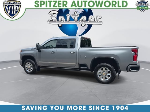 Used 2024 Chevrolet Silverado 3500 High Country w/ High Country Premium Package AWD/4WD image 7