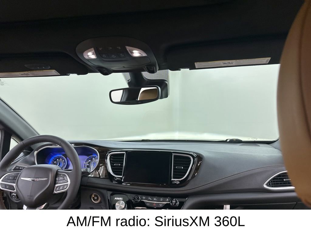 Used 2023 Chrysler Pacifica Pinnacle w/ Trailer Tow Group image 23