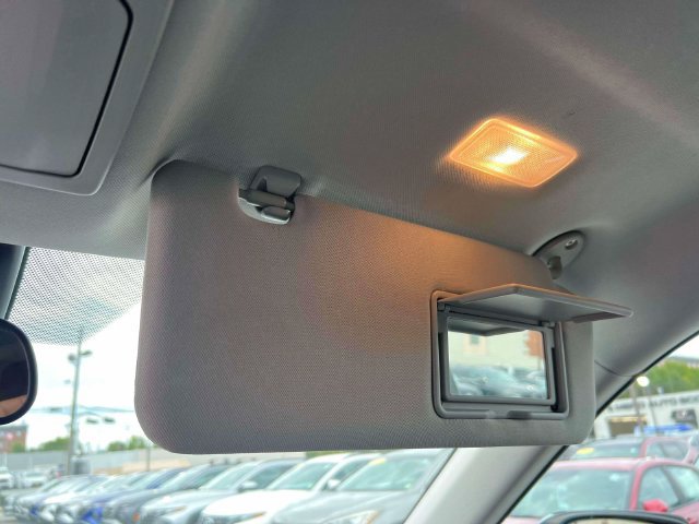 Used 2023 Toyota Highlander L FWD image 33