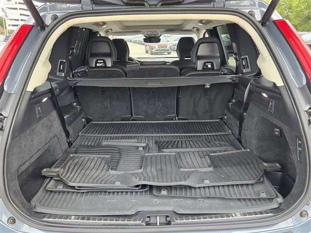 Used 2023 Volvo XC90 T8 Ultimate w/ Lounge Package image 14