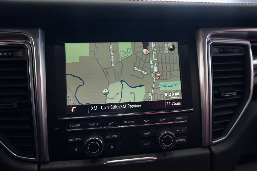 Used 2015 Porsche Macan S w/ Premium Package Plus image 9