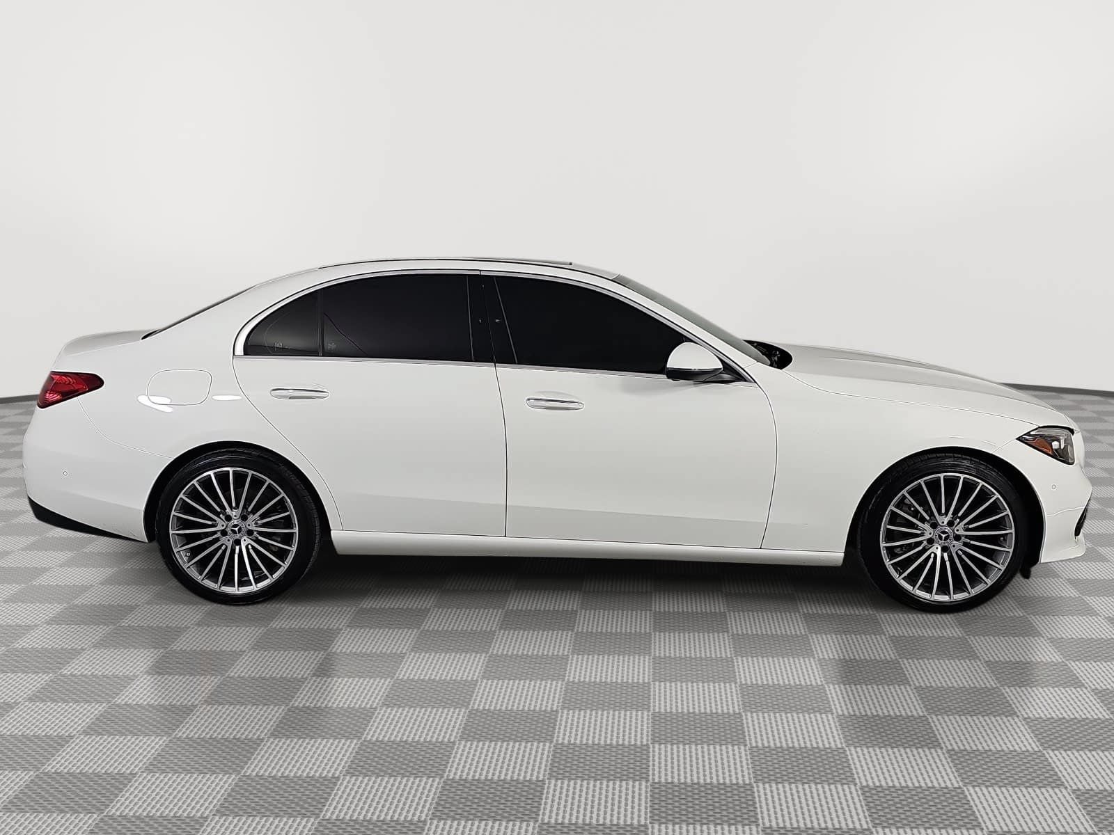 Used 2024 Mercedes-Benz C 300 Sedan image 9