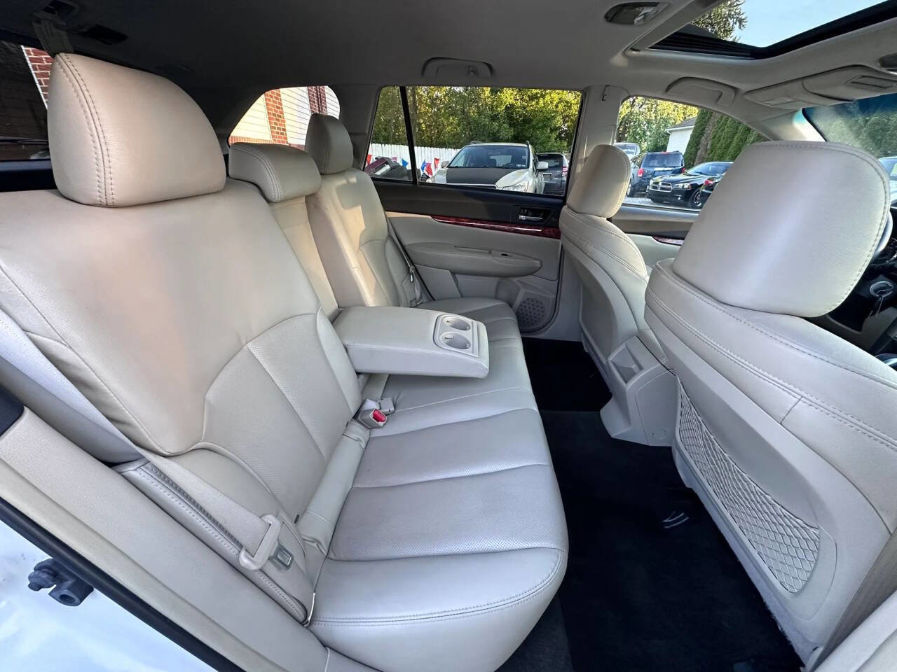 Used 2012 Subaru Outback 2.5i Limited w/ Moonroof Pkg AWD/4WD image 12