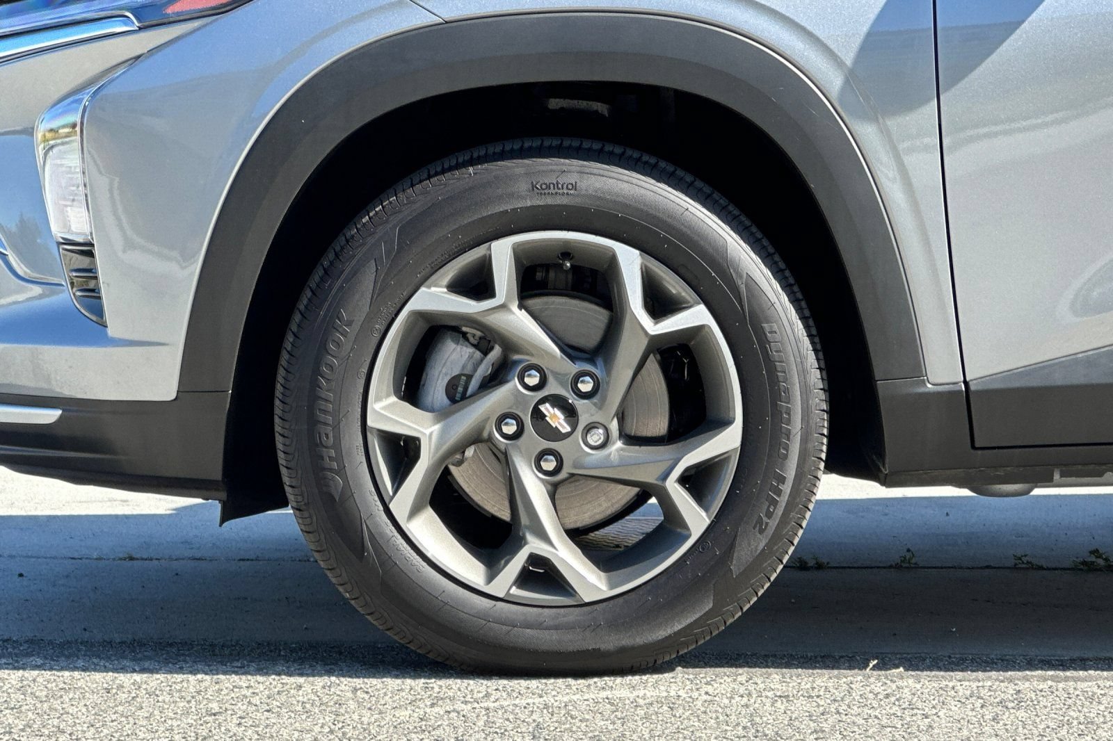 Used 2026 Chevrolet Trax LT w/ LT Convenience Package FWD image 25