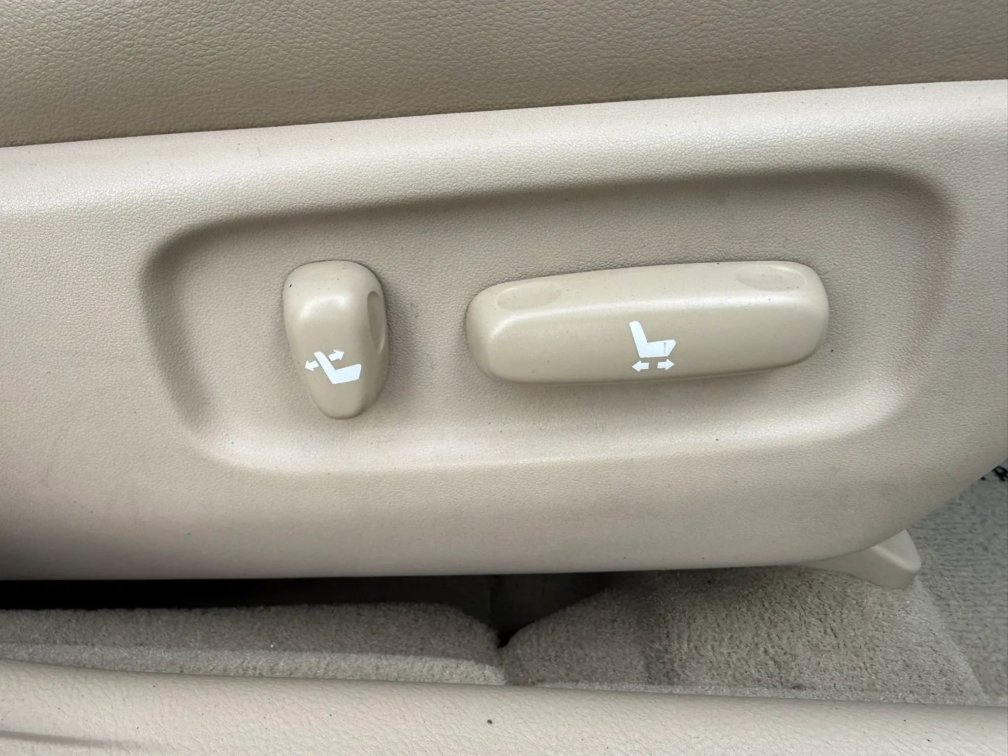 Used 2005 Toyota Avalon XLS FWD image 21