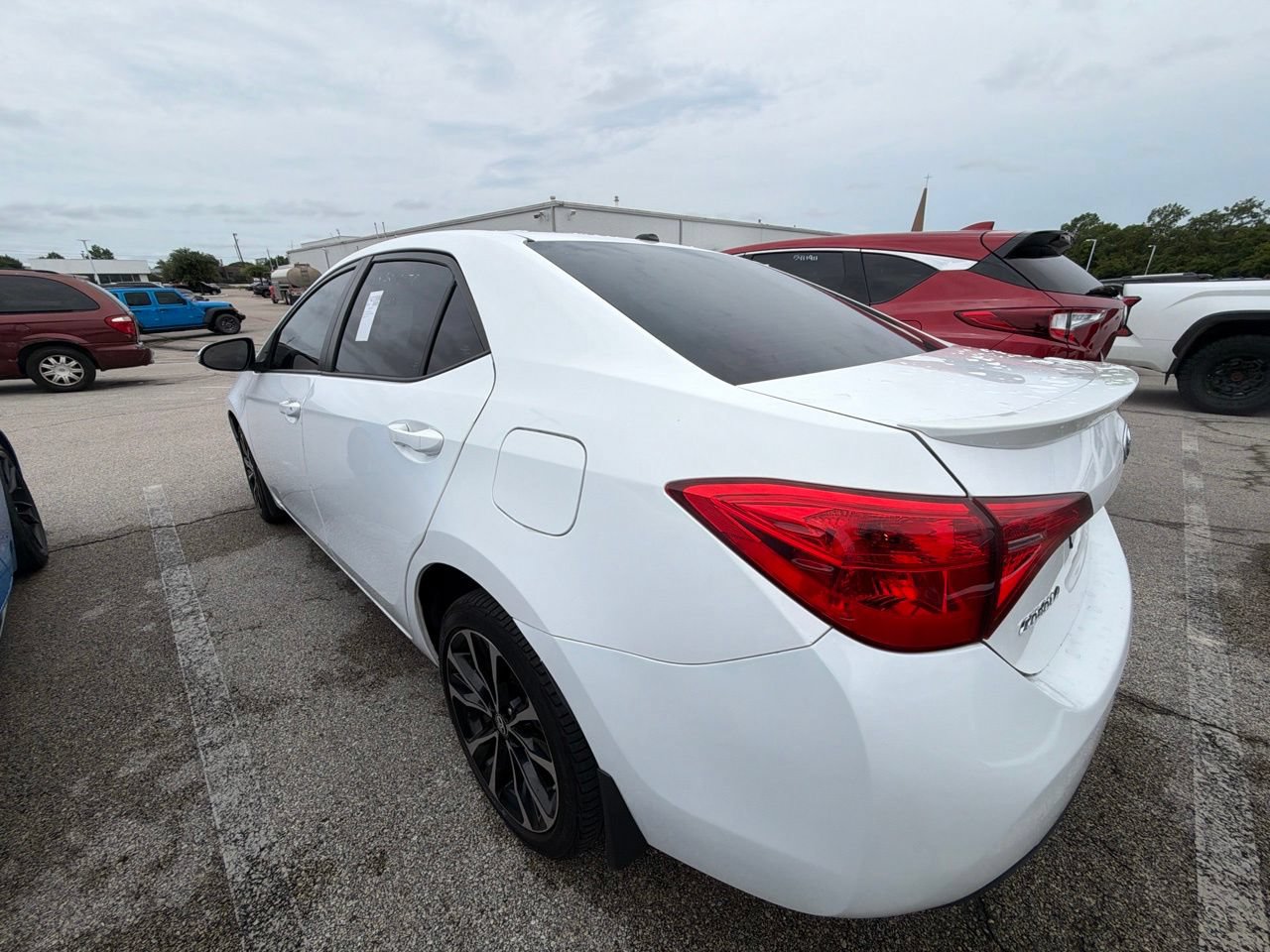 Used 2019 Toyota Corolla SE w/ SE Premium Package FWD image 8