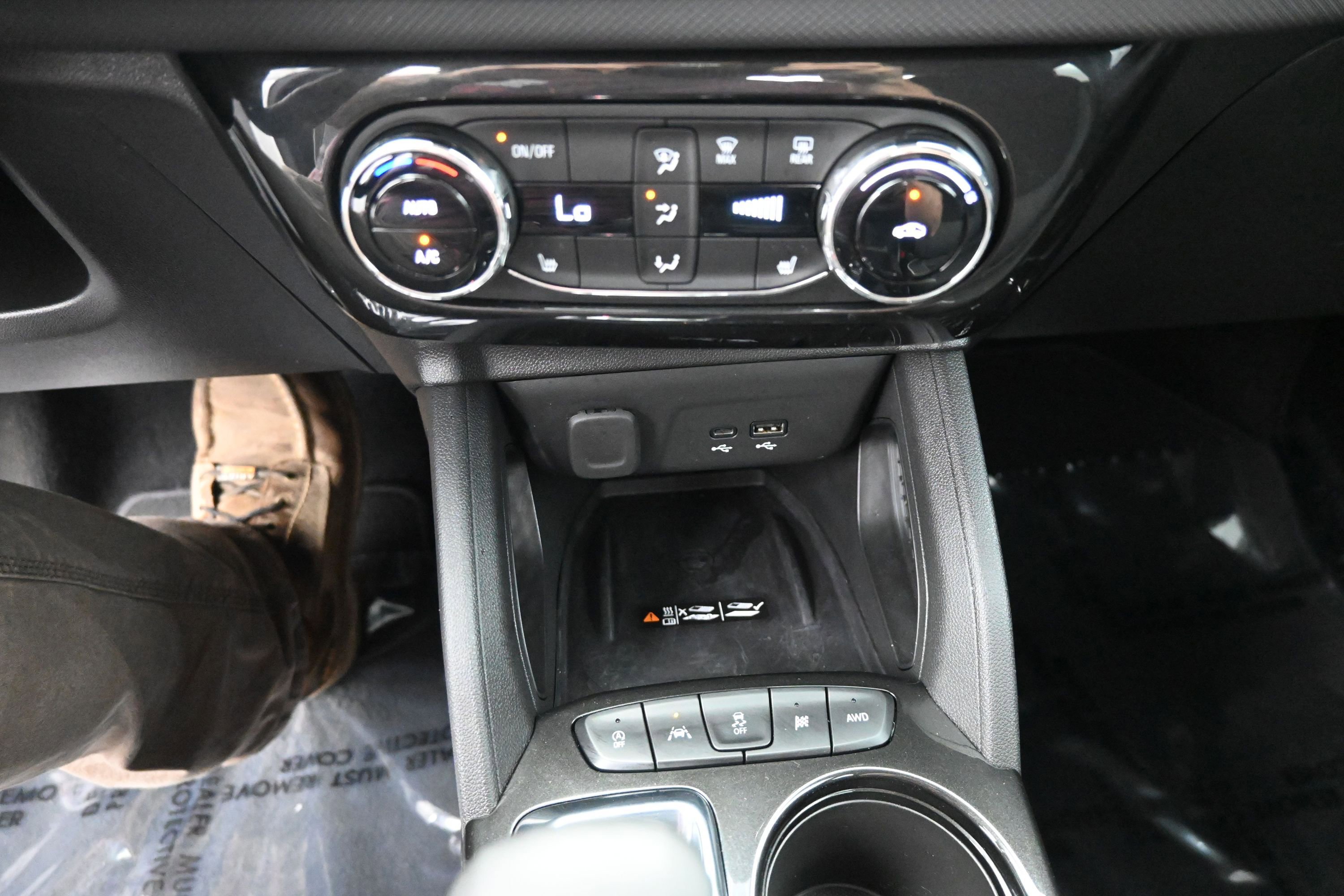 Used 2024 Chevrolet TrailBlazer LT w/ Convenience Package AWD/4WD image 19