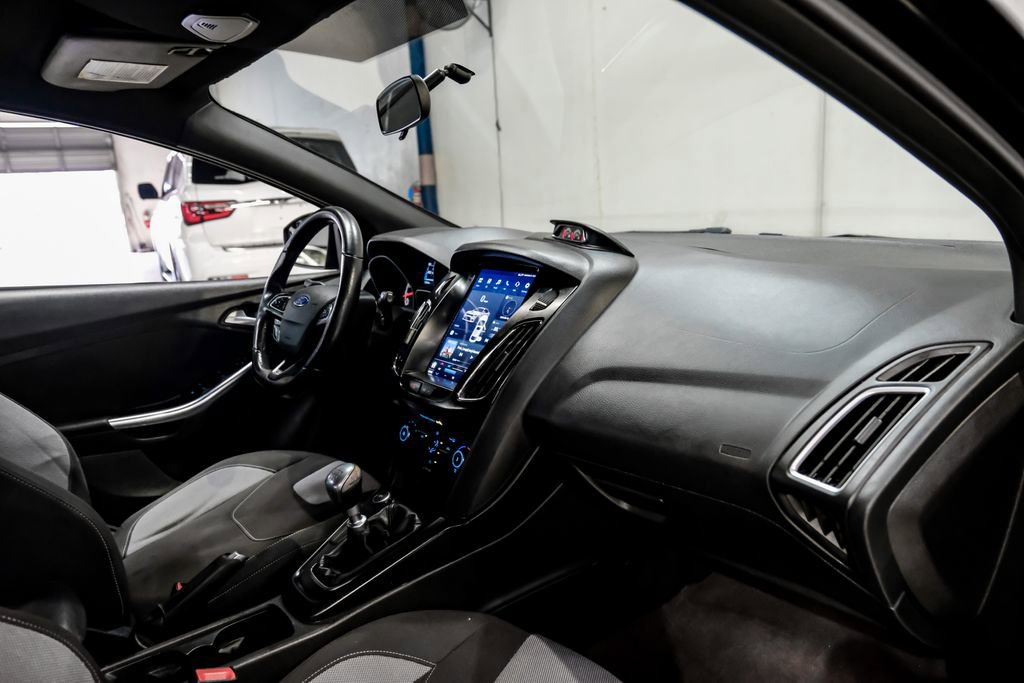 Used 2015 Ford Focus ST FWD image 13