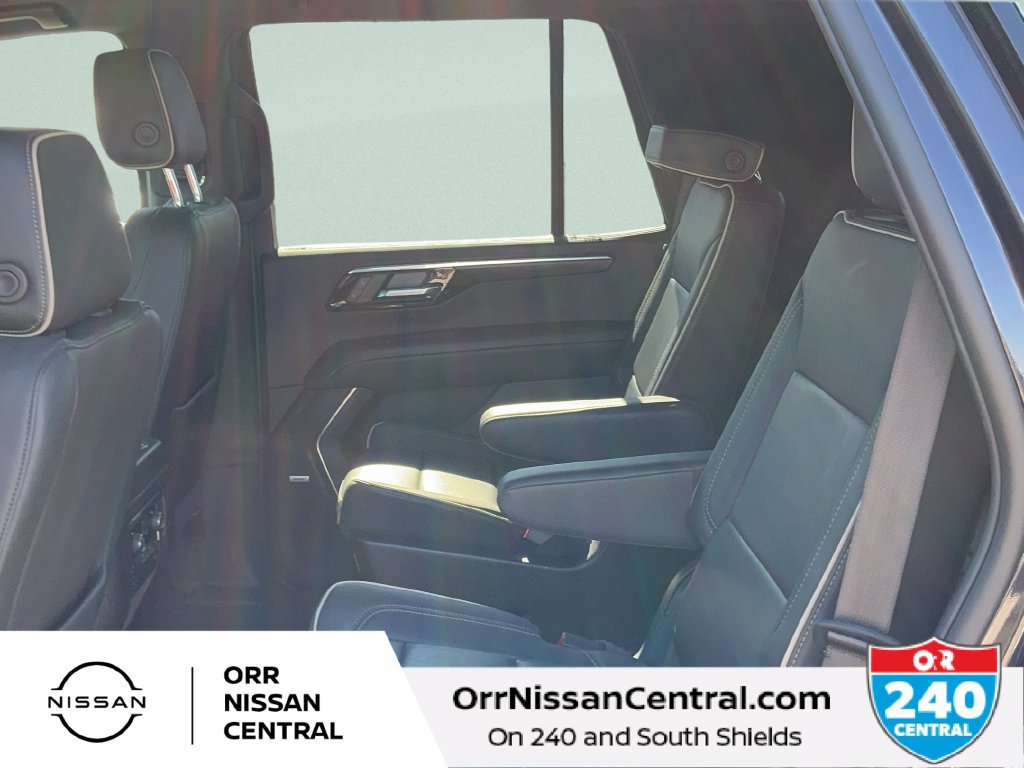 Used 2025 Chevrolet Tahoe Premier AWD/4WD image 14