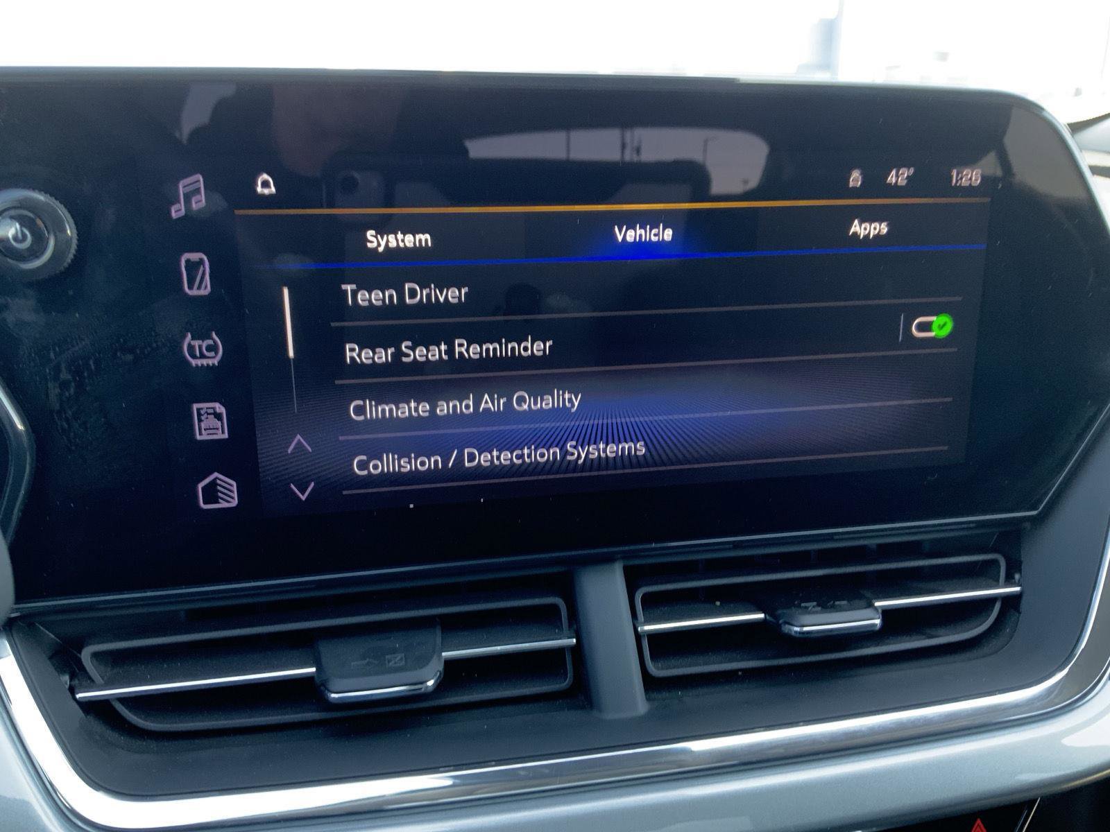 Used 2025 Chevrolet Trax LT w/ LT Convenience Package image 40