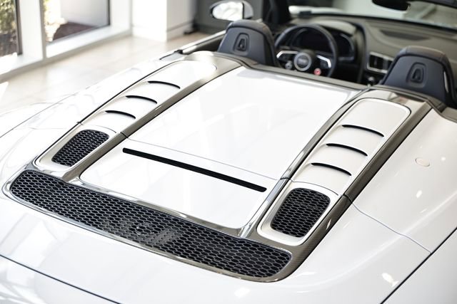 Used 2020 Audi R8 V10 w/ Carbon Exterior Package AWD/4WD image 11
