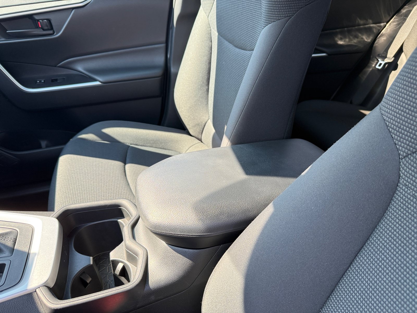 Used 2019 Toyota RAV4 LE w/ All Weather Liner Package AWD/4WD image 14