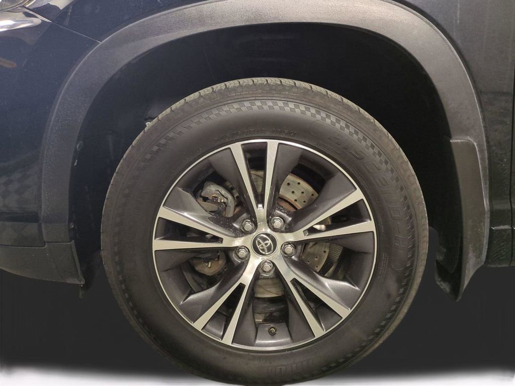 Used 2018 Toyota Highlander Plus image 11