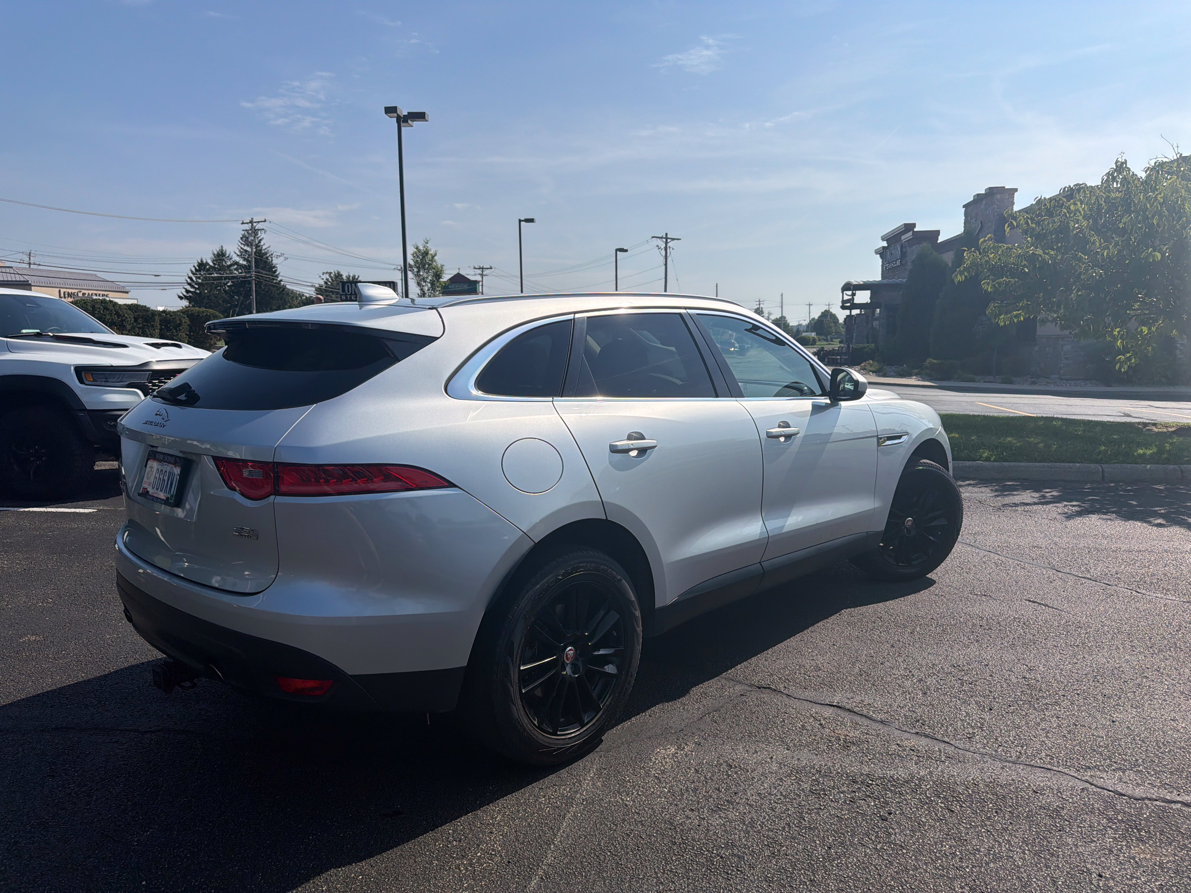 Used 2019 Jaguar F-PACE Prestige AWD/4WD image 17
