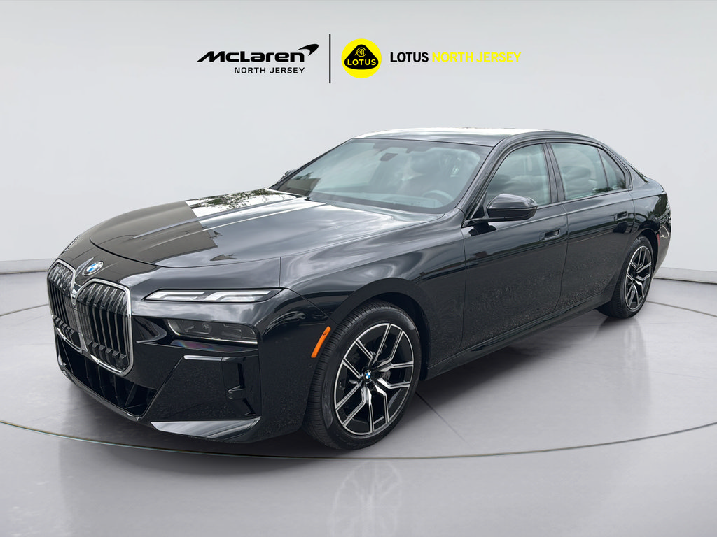 Used 2025 BMW 740i xDrive AWD/4WD image 1