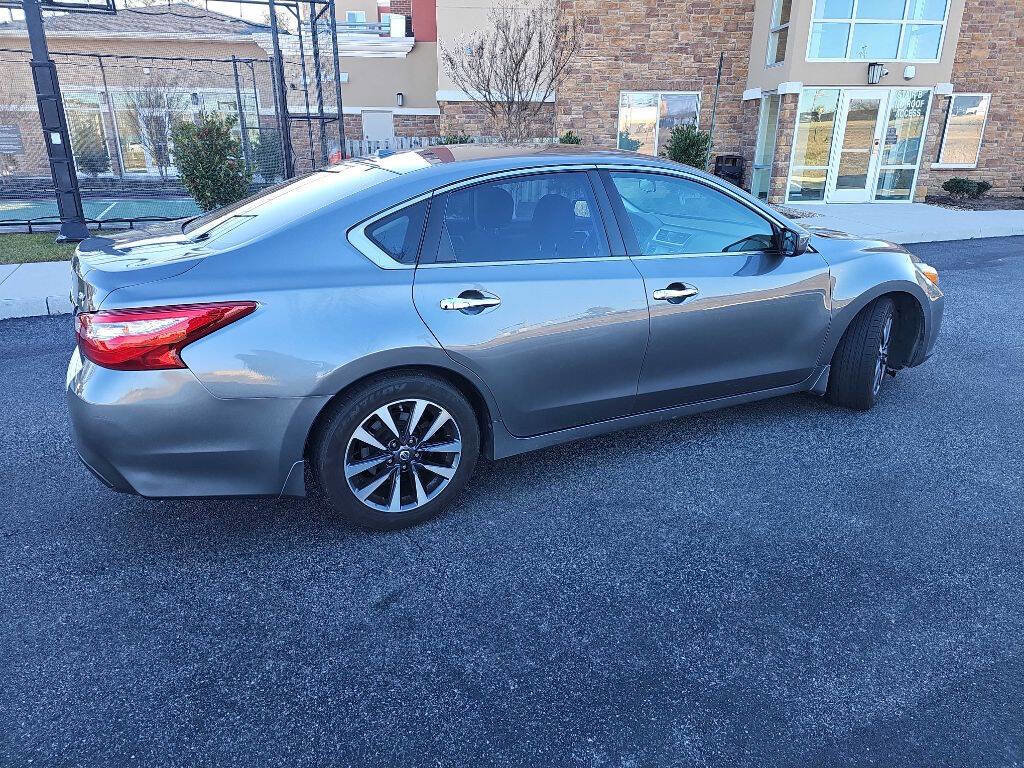 Used 2016 Nissan Altima 2.5 SV image 4