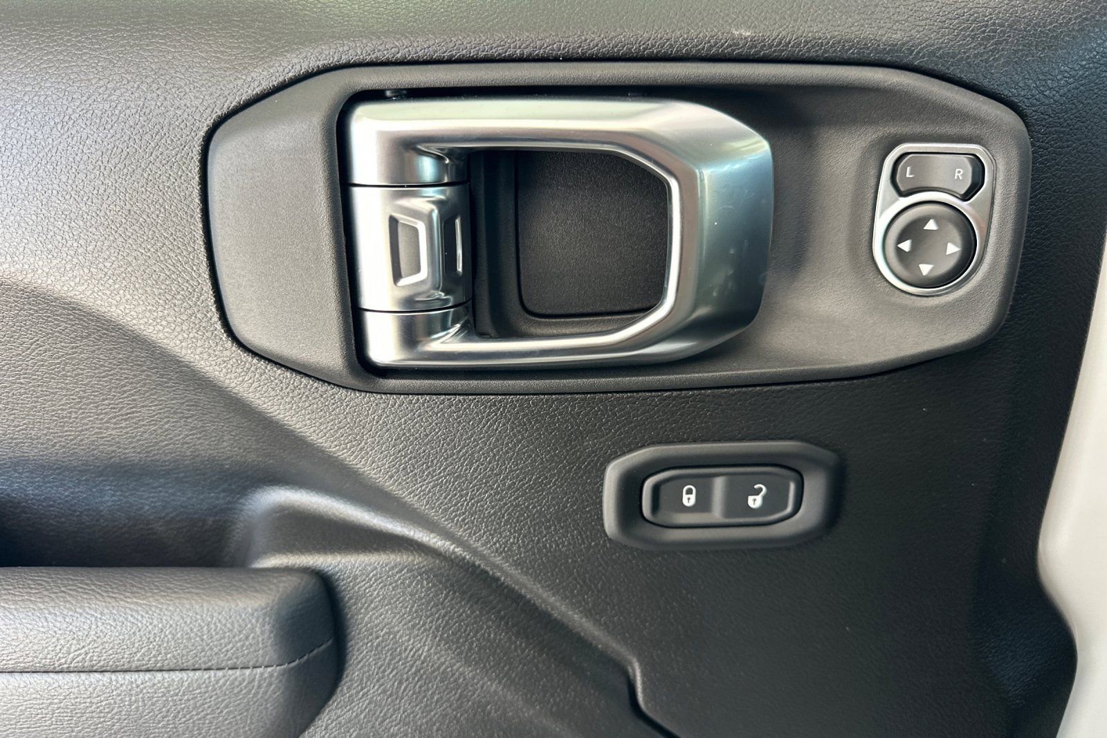 New 2026 Jeep Gladiator Sport AWD/4WD image 12