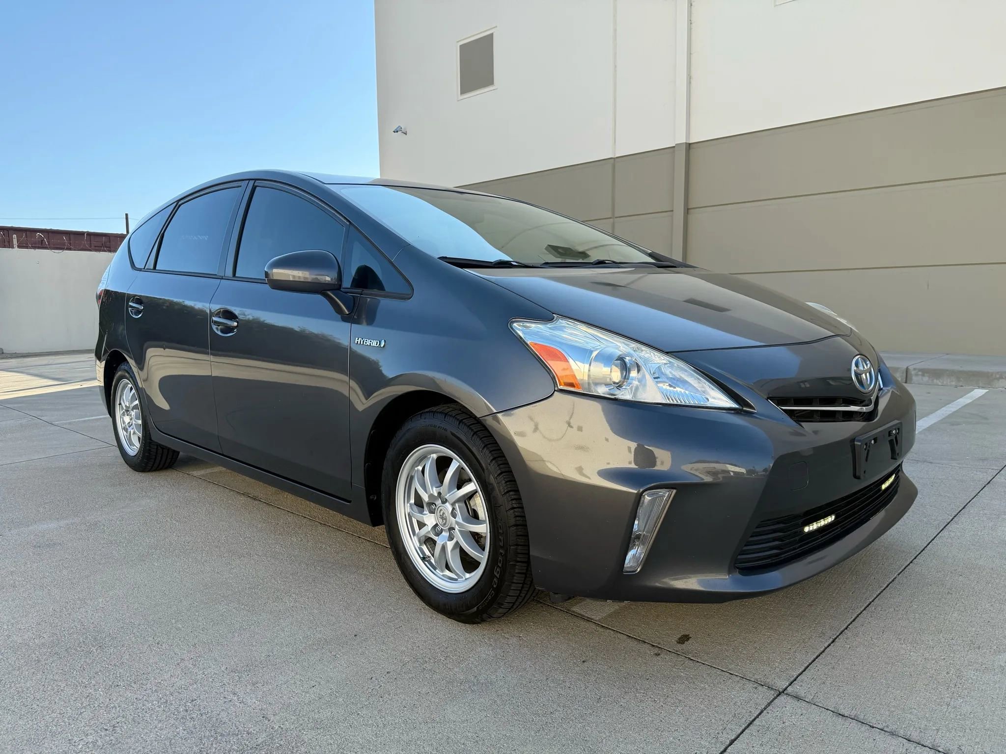 Used 2014 Toyota Prius V Three FWD image 4