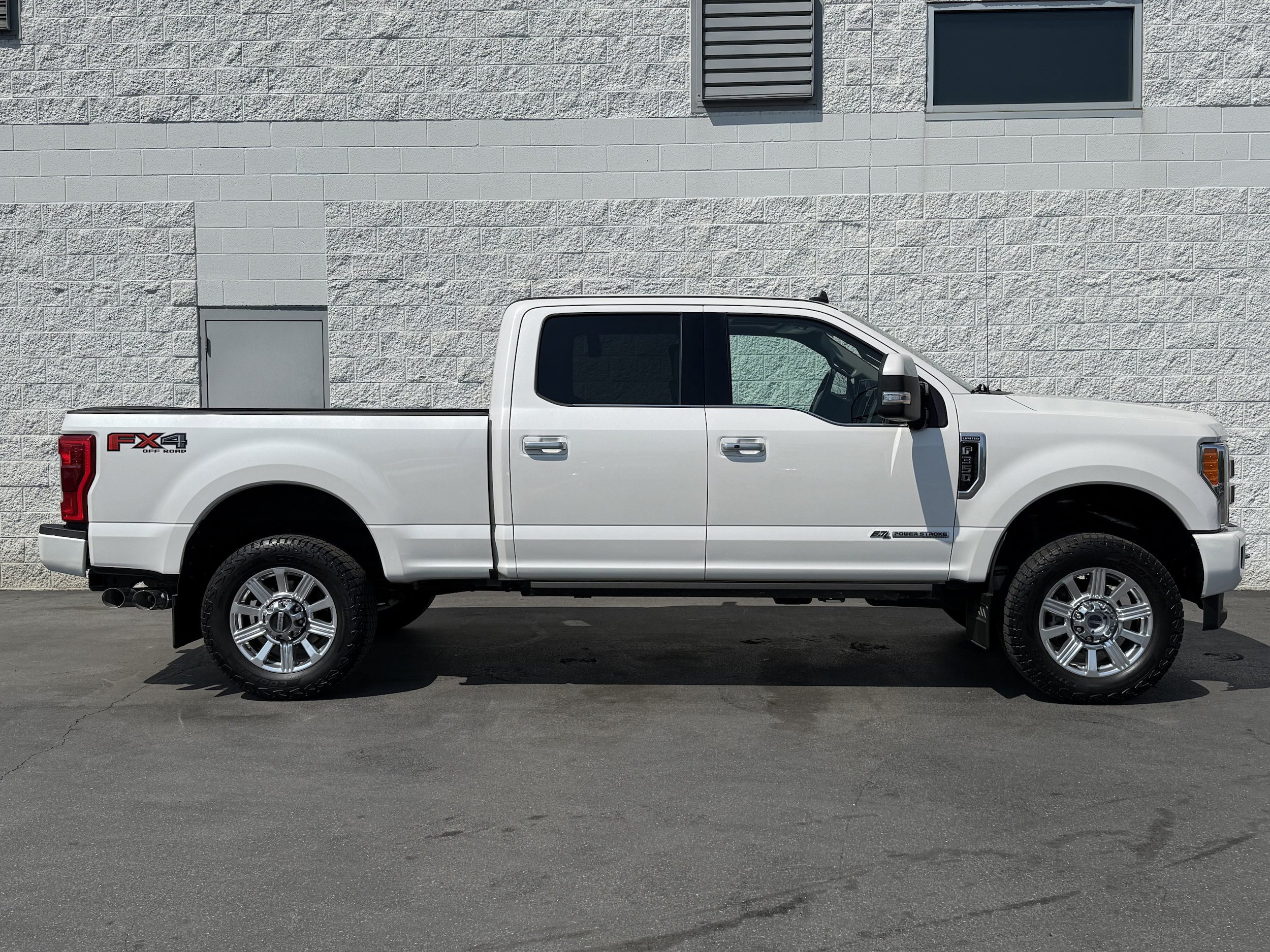 Used 2019 Ford F350 Limited AWD/4WD image 9