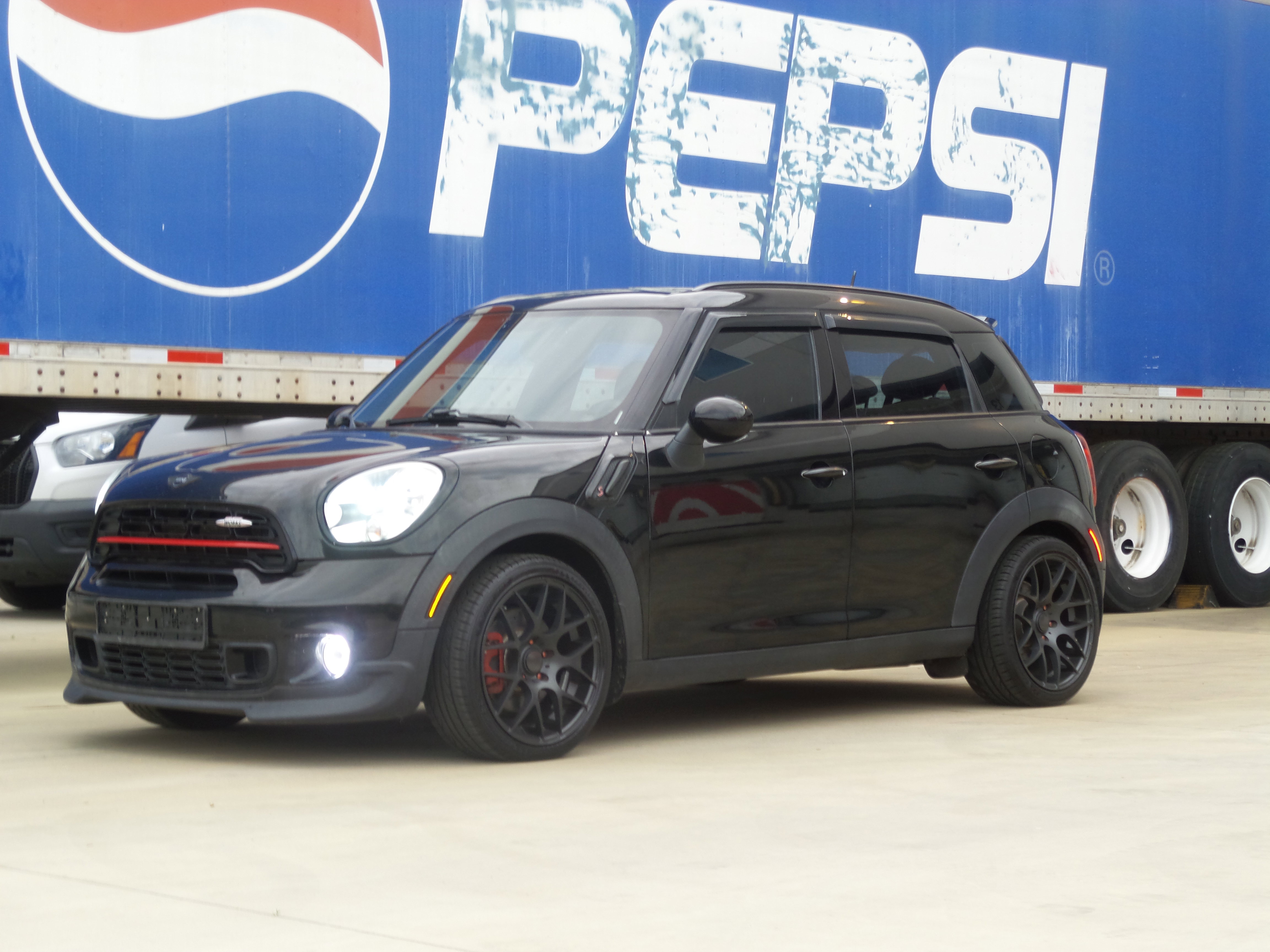 Used 2013 MINI Cooper Countryman S image 1