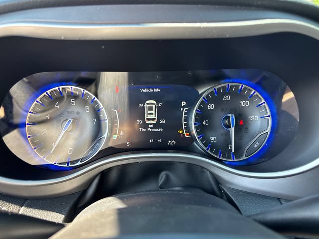 New 2027 Chrysler Pacifica Limited w/ Family Tech Group AWD/4WD image 20