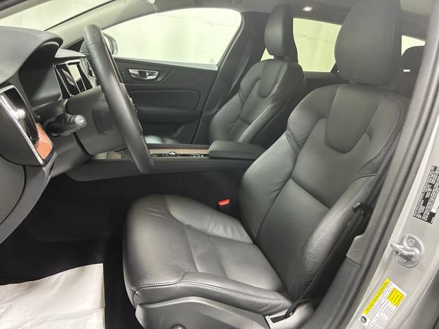 Used 2025 Volvo V60 B5 Cross Country Plus AWD/4WD image 7