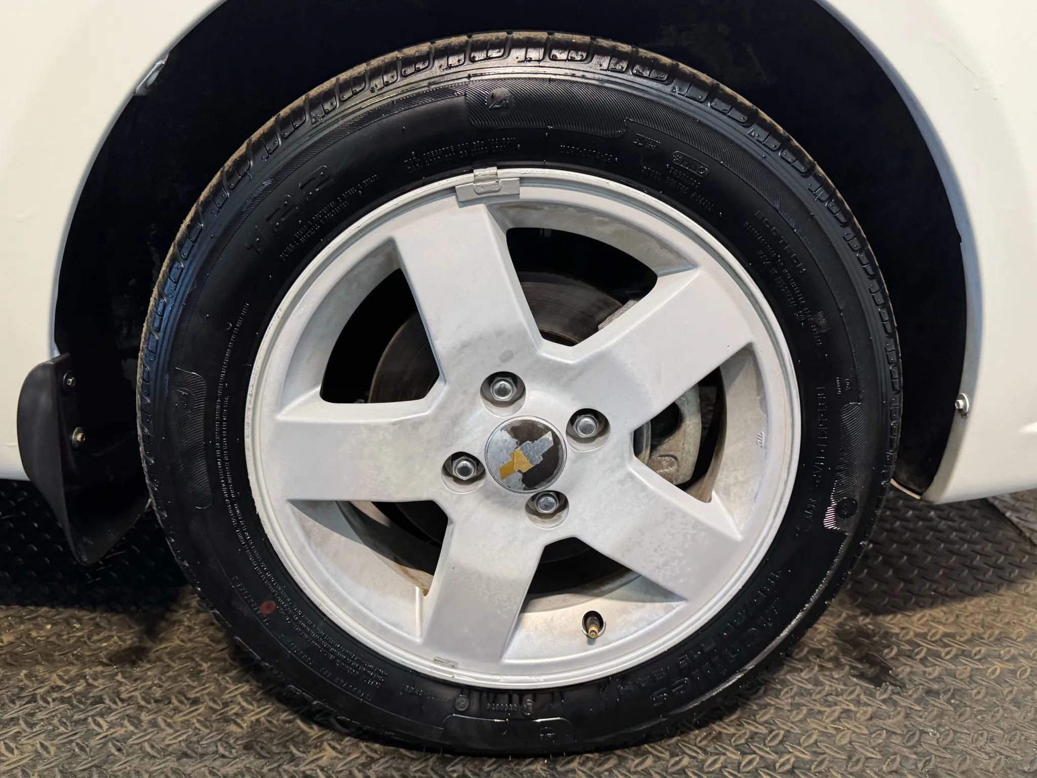 Used 2007 Chevrolet Aveo LT FWD image 23