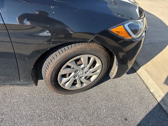 Used 2017 Hyundai Elantra SE FWD image 20