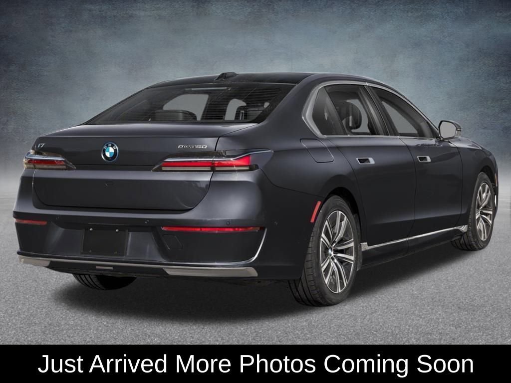 Used 2025 BMW i7 xDrive60 w/ Executive Package AWD/4WD image 3