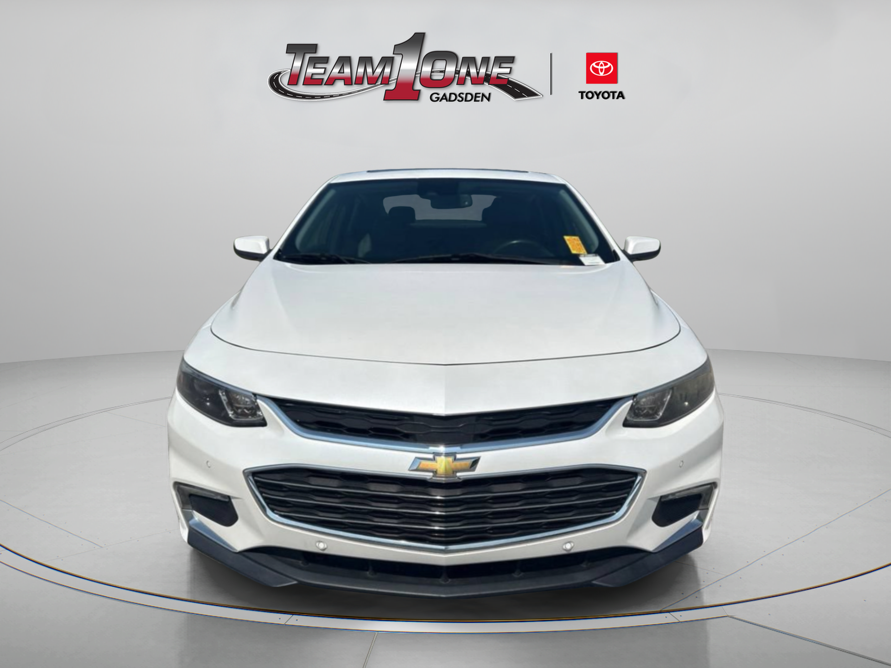 Used 2017 Chevrolet Malibu Premier w/ Premier Sun and Wheel Package FWD image 2