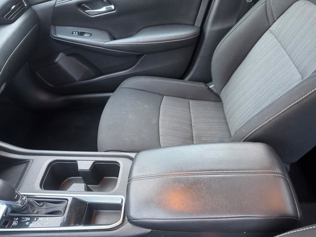 Used 2022 Nissan Sentra SV FWD image 9