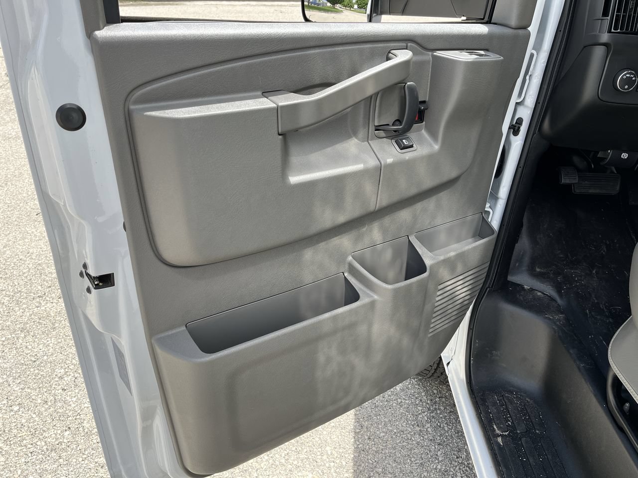 New 2026 GMC Savana 3500 Extended w/ Power Convenience Package RWD image 6
