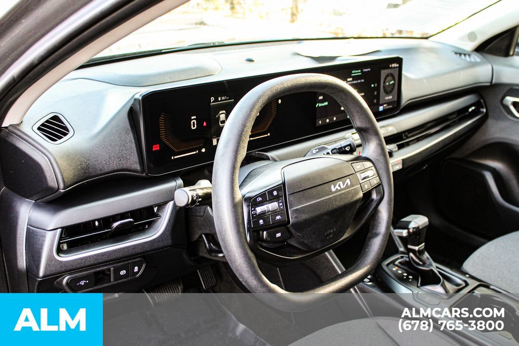 Used 2025 Kia K4 LXS image 30