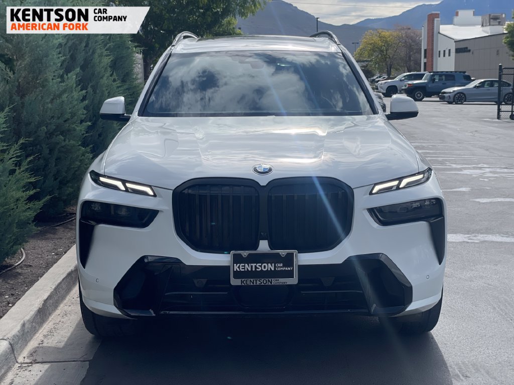 Used 2026 BMW X7 xDrive40i AWD/4WD image 2