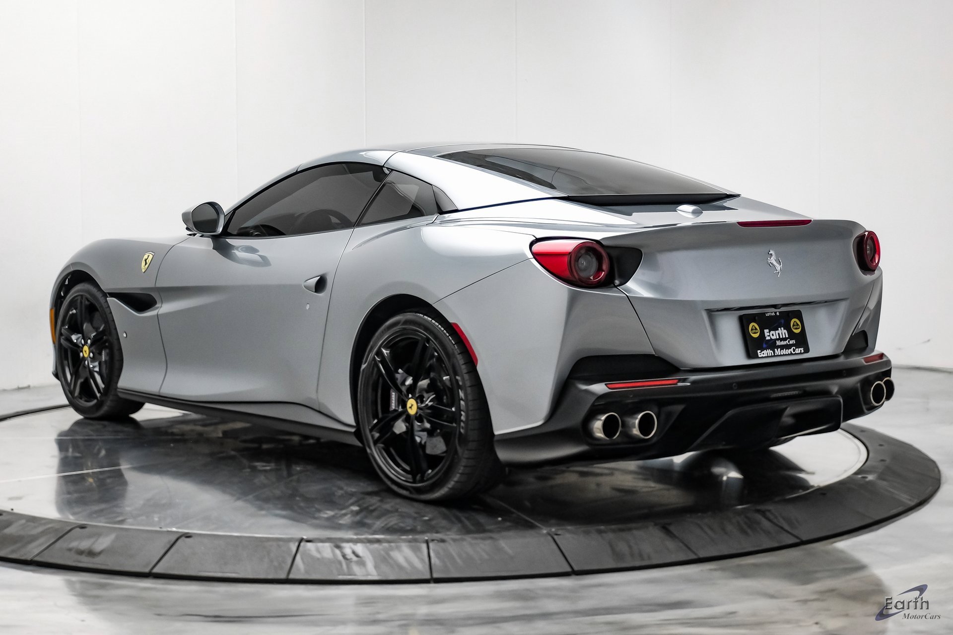 Used 2019 Ferrari Portofino image 15