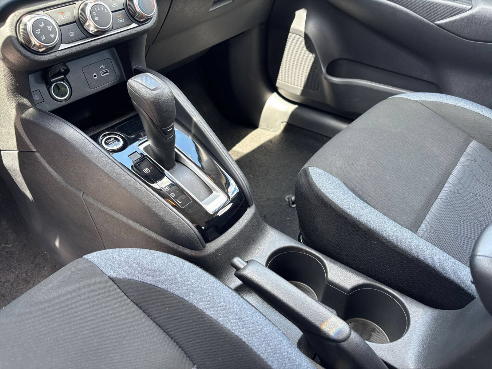 Used 2025 Nissan Versa SV FWD image 39